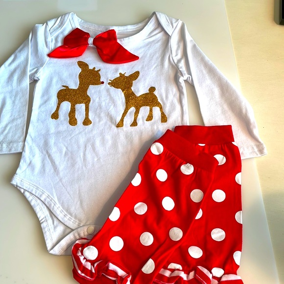 NWOT Long Sleeve Gold Deer Pair Onesie Sizes 18 & 24 months - Picture 1 of 5